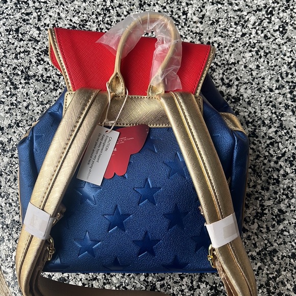 Loungefly Wonder Woman Backpack - Picture 3 of 5
